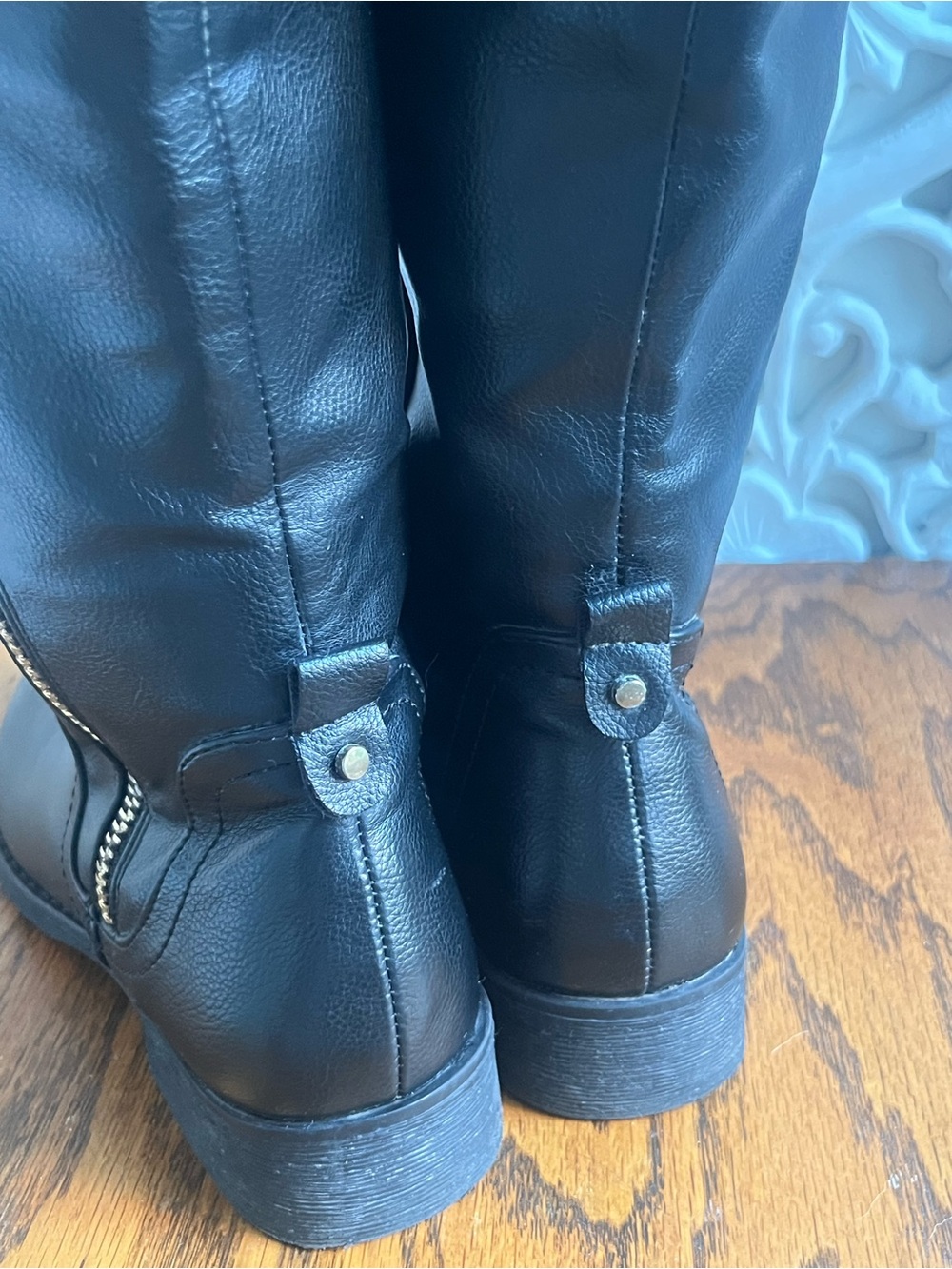 Steve Madden Black Knee High Riding Boots Gold Zip Faux Leather Women’s Size 36 - Picture 9 of 12